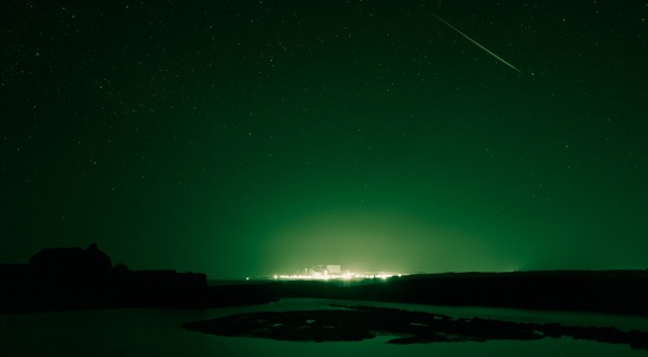 green sky at night (Adrian Kingsley-Hughes)